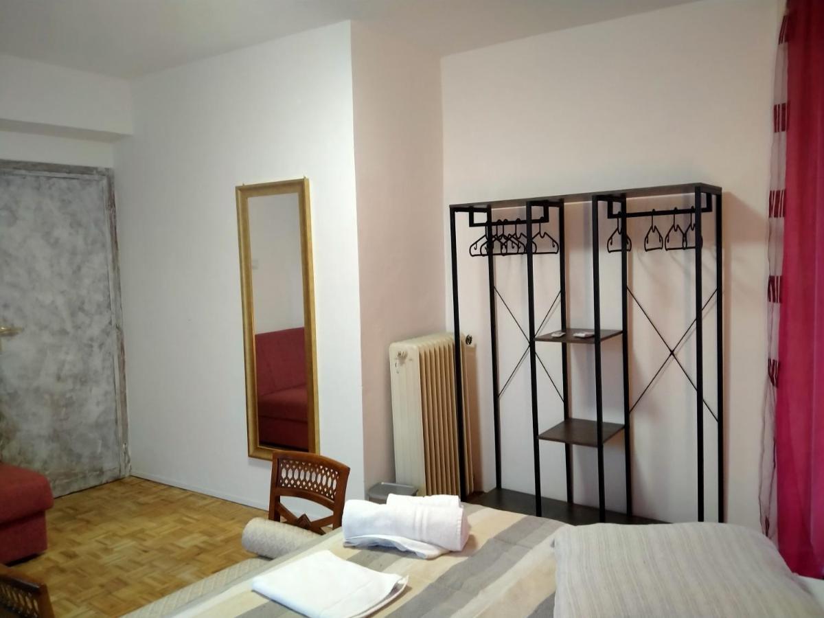 B&B Alla Busa โรเวเรโต ภายนอก รูปภาพ